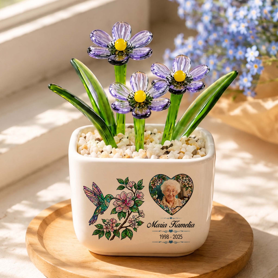 In Loving Memory of Mom - Personalized Memorial Flower Pot - Gift for Family Members