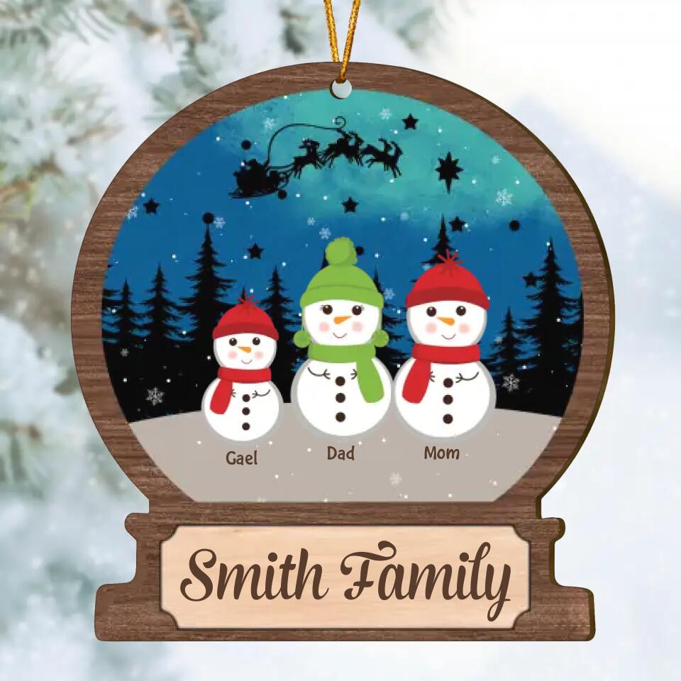 Personalized Wood Ornament - Gift For Family Member - Snow Man Family