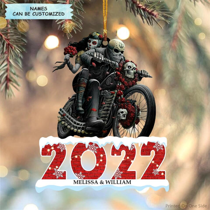 Personalized Mica Ornament - Gift For Couple - Skull Couple 2022 ARND018 AGCKH001