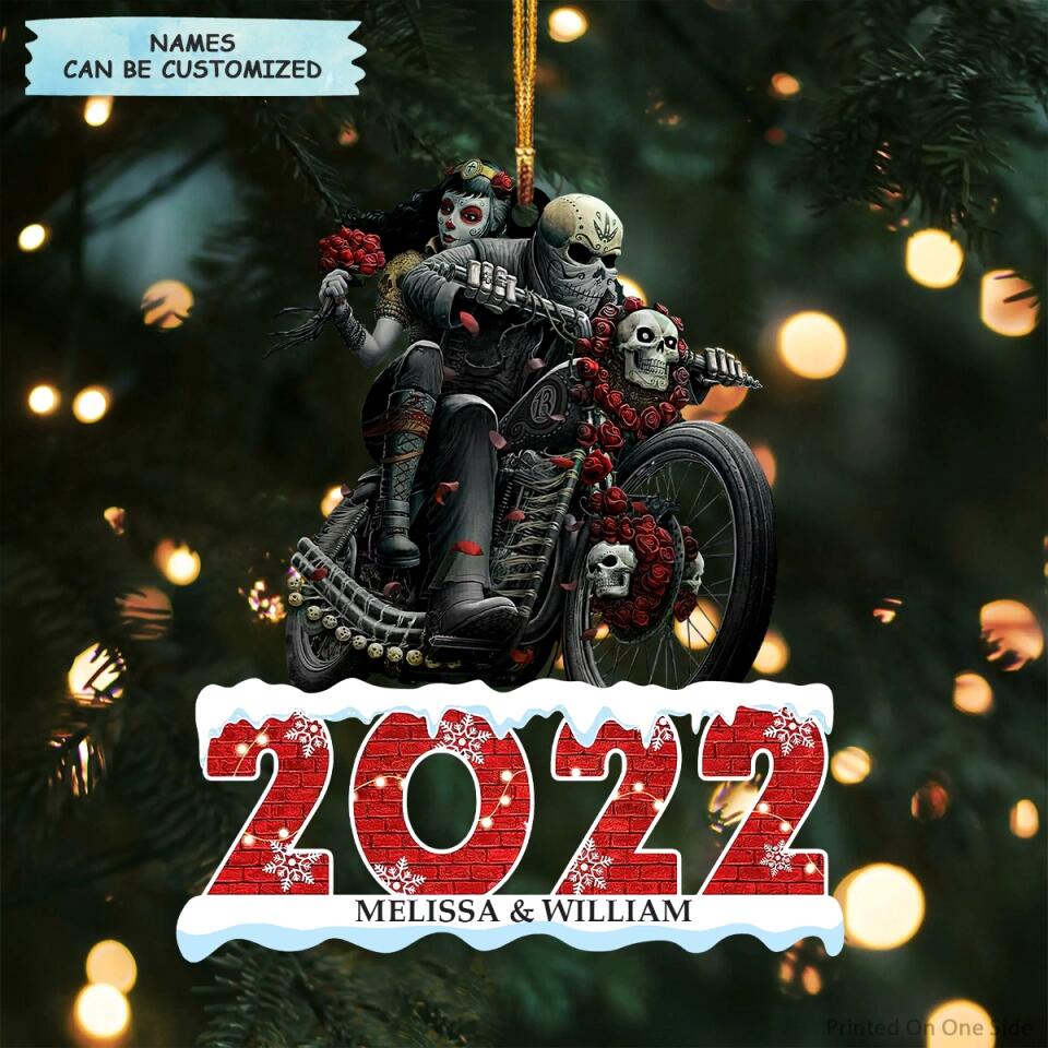 Personalized Mica Ornament - Gift For Couple - Skull Couple 2022 ARND018 AGCKH001