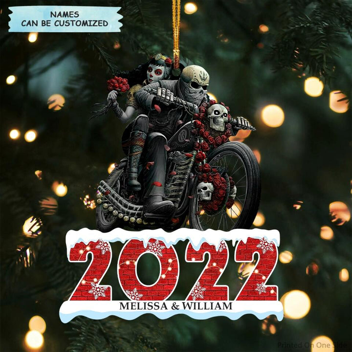 Personalized Mica Ornament - Gift For Couple - Skull Couple 2022 ARND018 AGCKH001