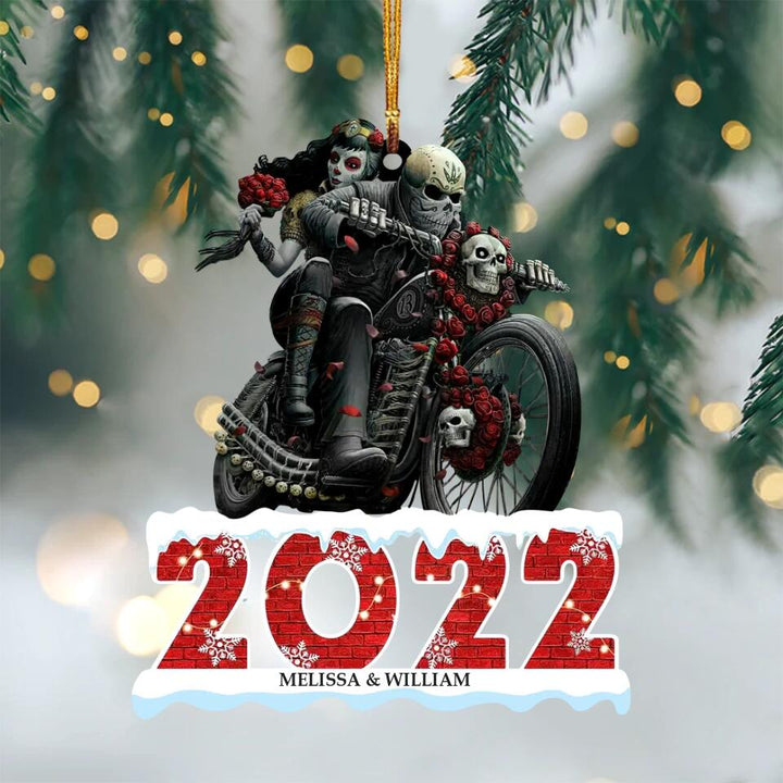 Personalized Mica Ornament - Gift For Couple - Skull Couple 2022 ARND018 AGCKH001