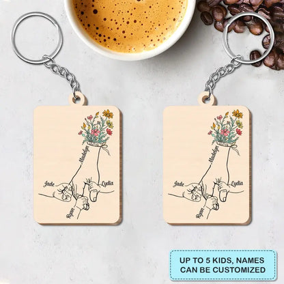 Personalized Wooden Keychain - Mother's Day Gift For Mom, Grandma - Hold Mom's Hand ARND005