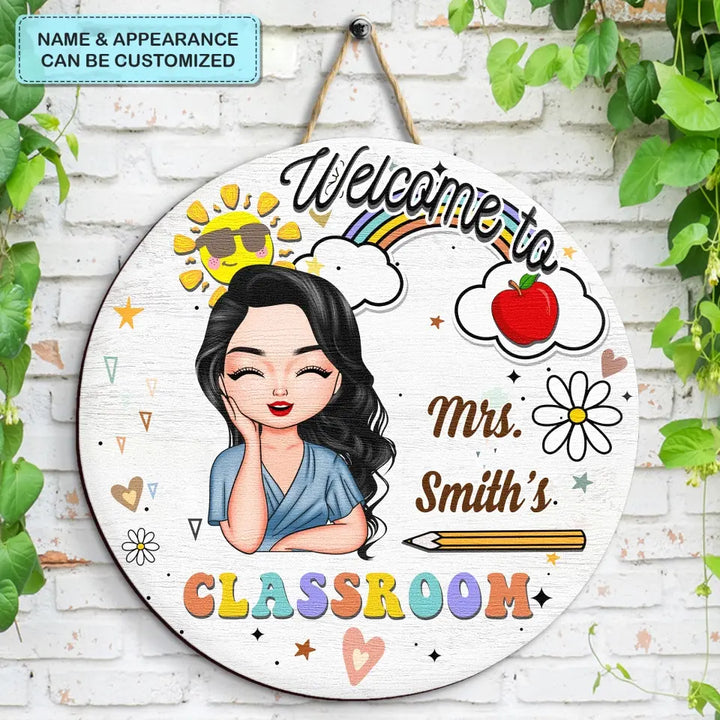 Personalized Custom Door Sign - Teacher's Day, Appreciation Gift For Teacher - Welcome To Classroom Pencil Rainbow
