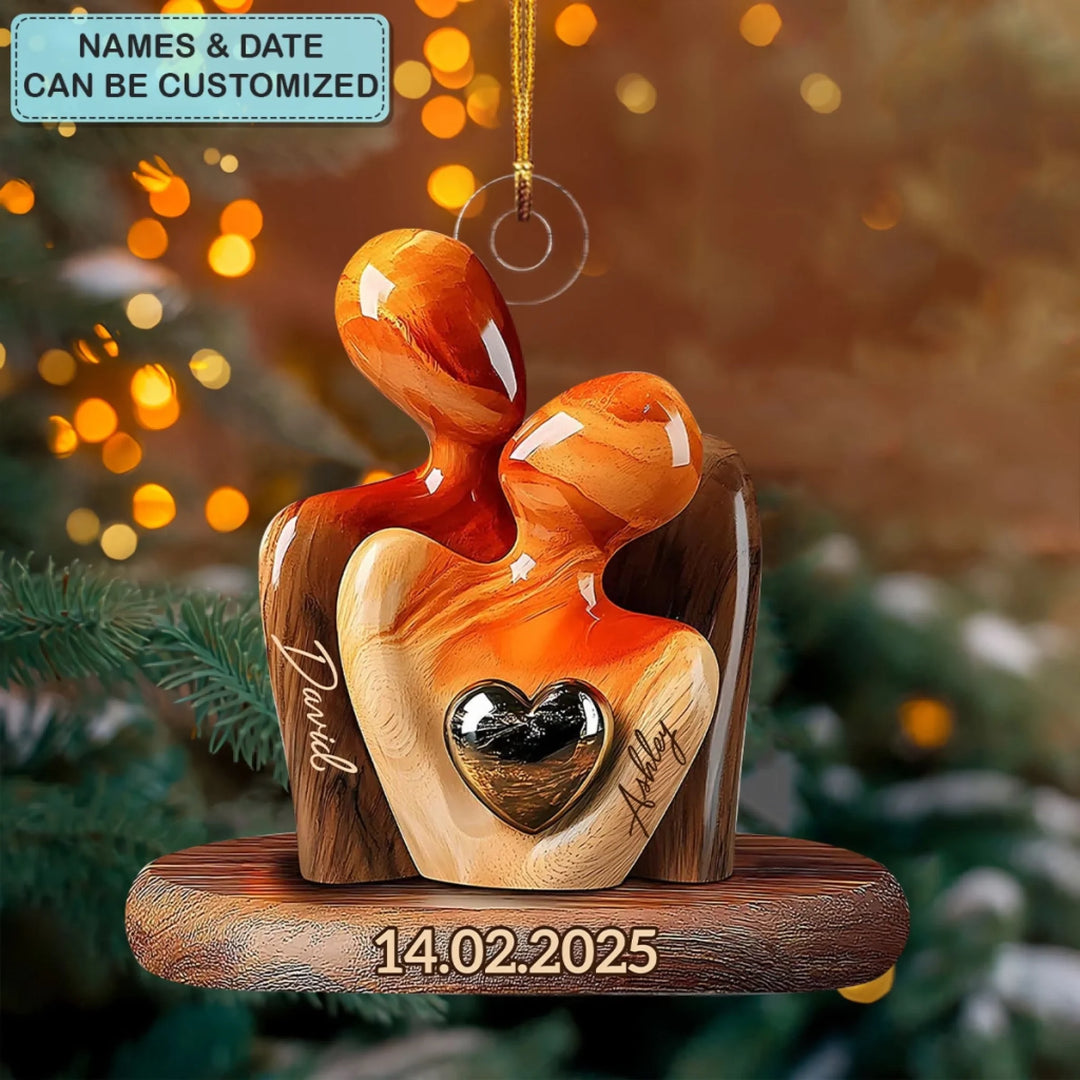Mockup 4_2409_Mica Ornament_Couple1_ADSG055
