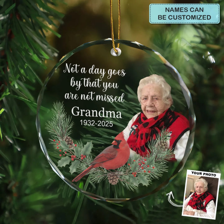 1310_GlassOrnament_Memorial_ARND147_ADSG122_Mockup_5
