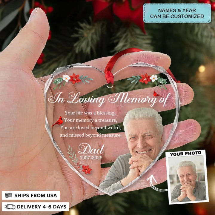1210_Glass-Ornament_Heart-Shaped_Memorial-Người6_ARND150_ADSG122_Mockup_5