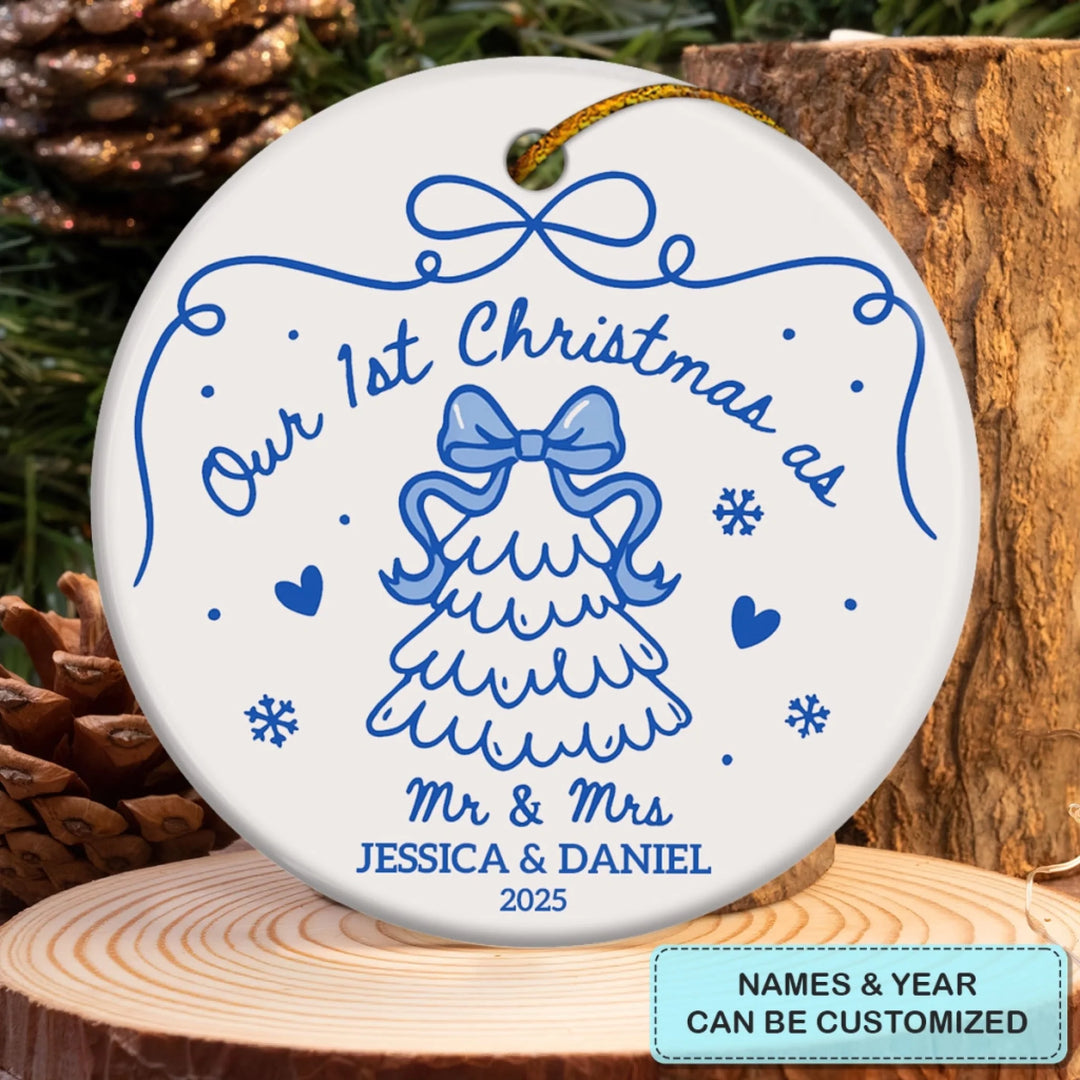 2810_Circle-Ceramic-Ornament_Couple-2_ARND145_ADSG122_Mockup_5