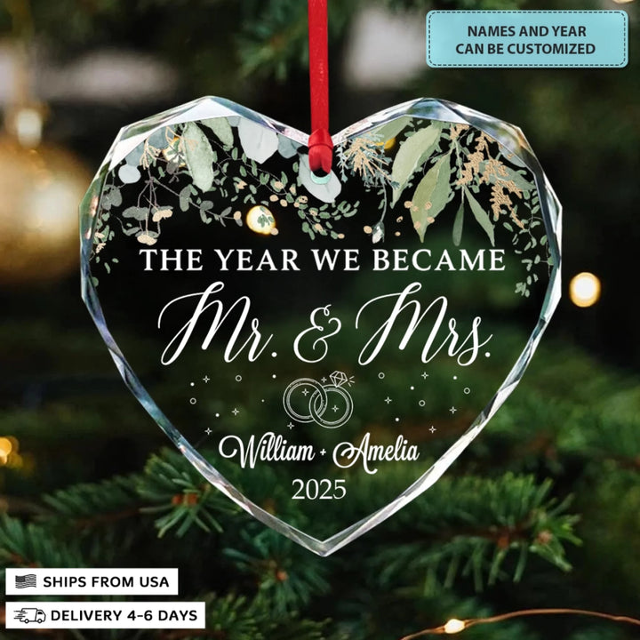 2410_Heart-Glass-Ornament_Couple1_ARND145_ADSG143_Mockup_manual9