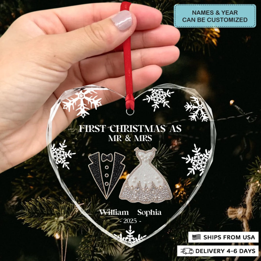 2510_Heart-Glass-Ornament_Couple_ARND145_ADSG122_Mockup_4