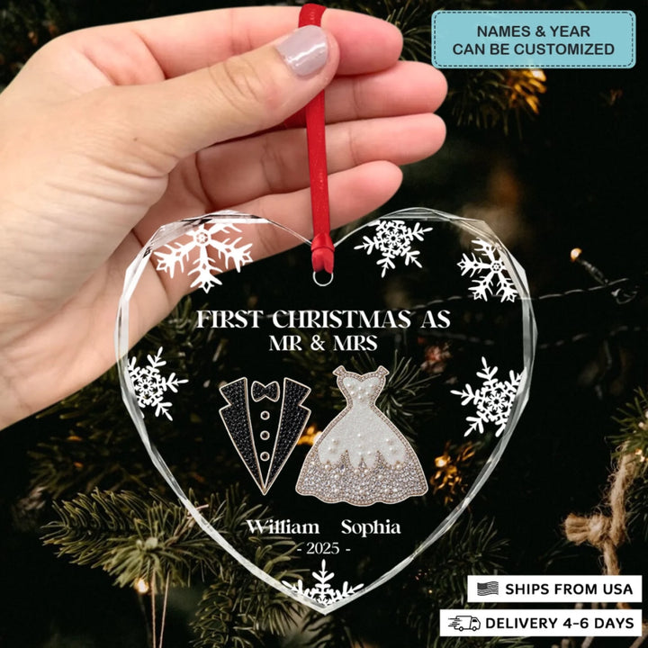 2510_Heart-Glass-Ornament_Couple_ARND145_ADSG122_Mockup_4