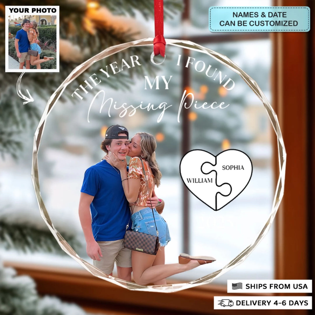 0611_Circle-Glass-Ornament_Couple2_ARND147_ADSG122_Mockup_6