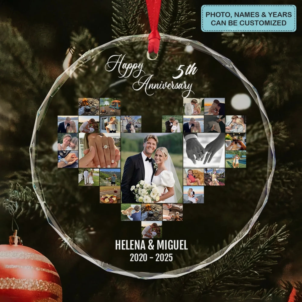 Mockup 1_1011_Photo Circle Glass Ornament_Couple3_ARND145_ADSG055