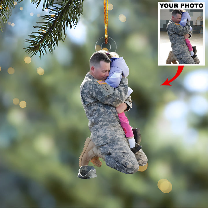 Soldier Homecoming Hug - Personalized Photo Mica Ornament - Christmas Gift For Family Members, Army Veterans And Service Members