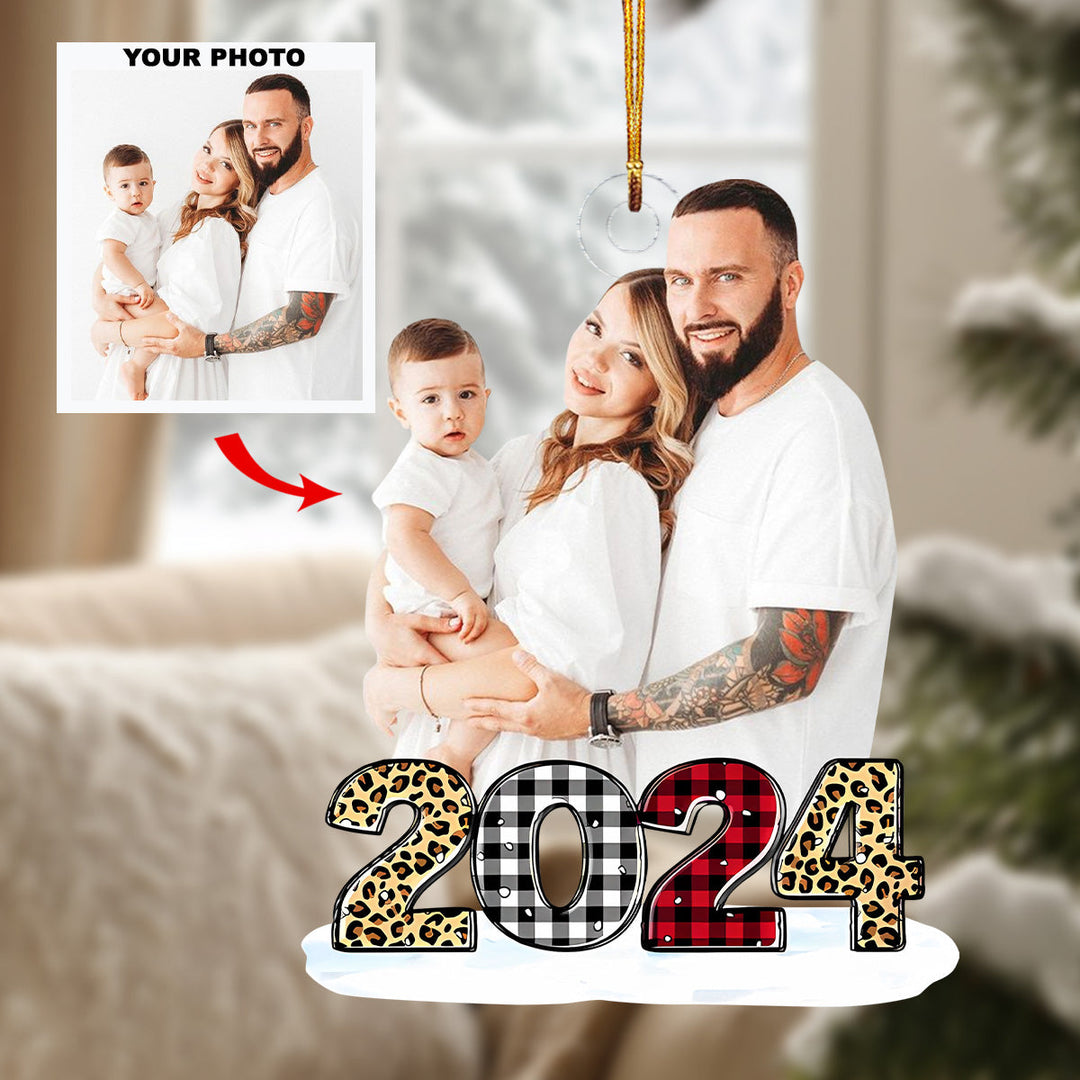 2024 Family - Personalized Photo Mica Ornament - Christmas Gift For Family Members UPL0PD048